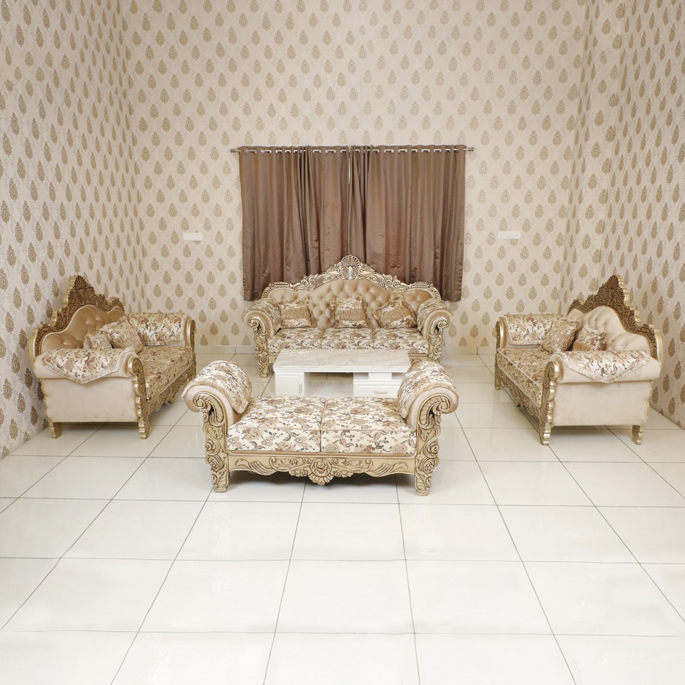 Luxurious Sofa Set