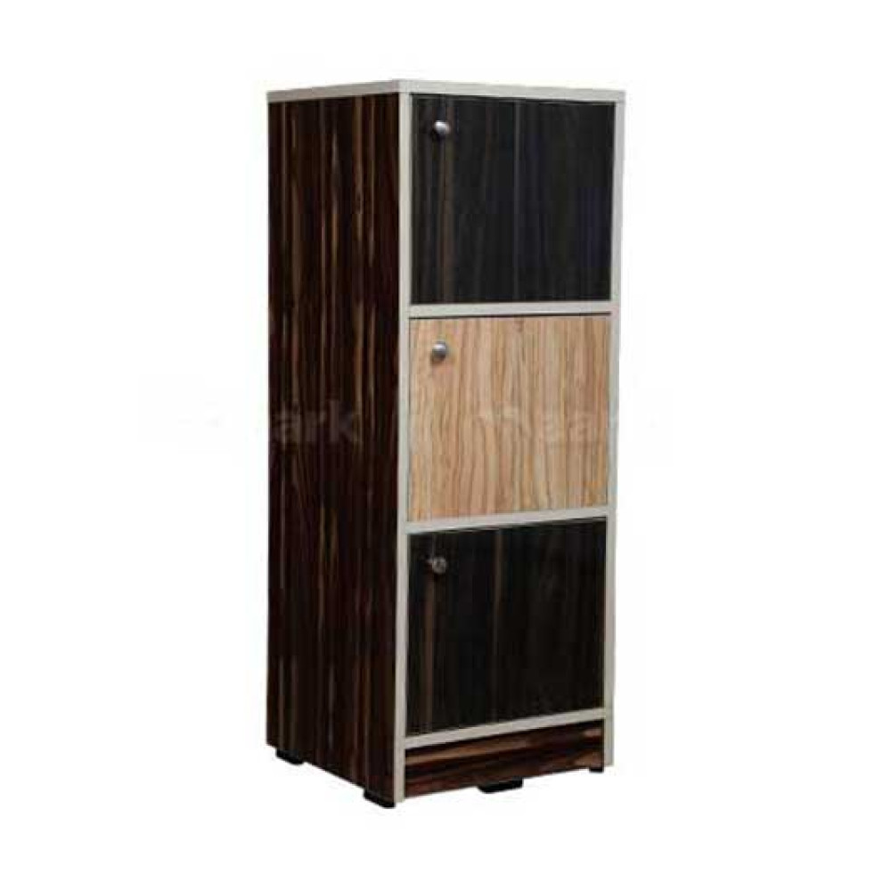  CHEST OF DRAWER IN THREE DOOR